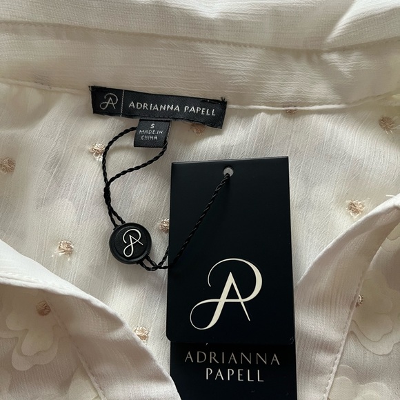NWT Women’s Small Adrianna Papell Y Placket Button Up 3D Flower Blouse. - Picture 5 of 10